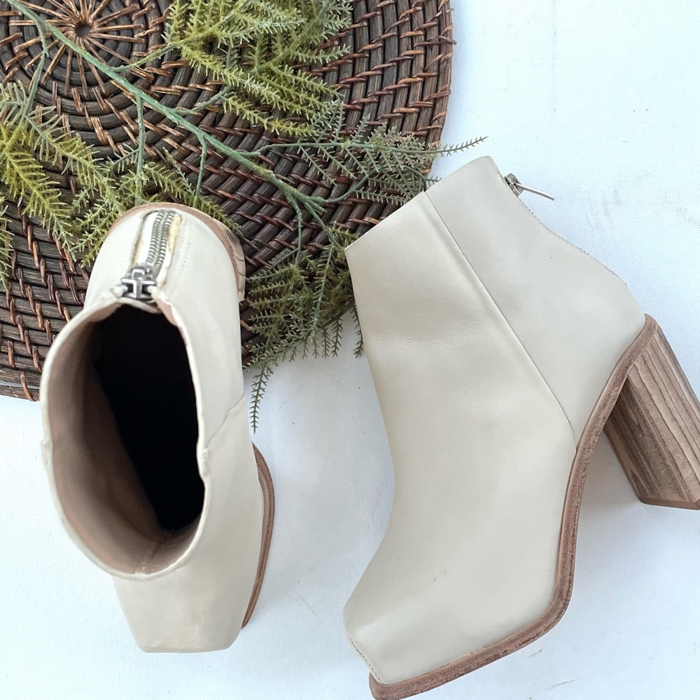 Wal & Pai Womens Shoes Boots Beige Square Toe Wood Heel Modern Size 37 6.5